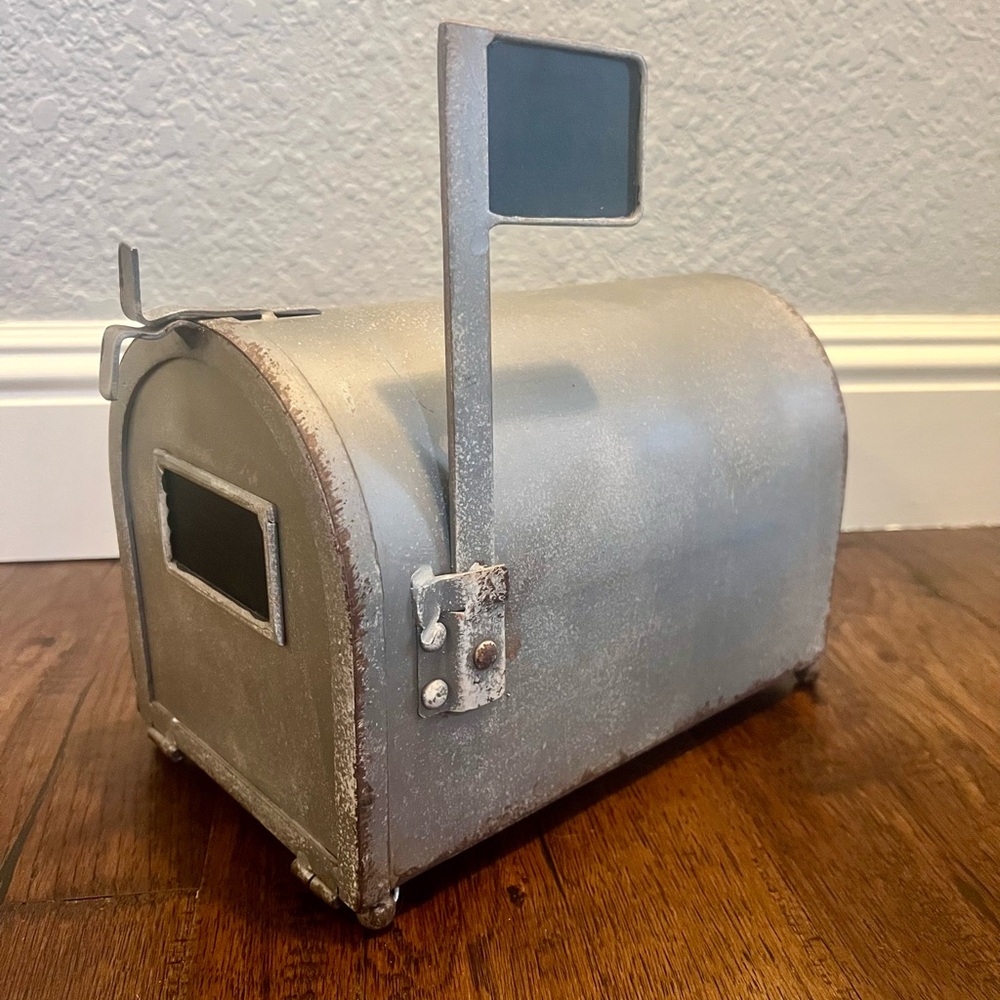 Vintage Style Metal Mailbox